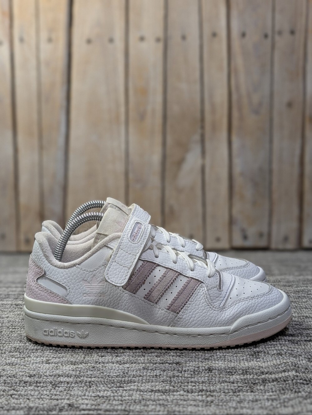 adidas Forum Low in Pink/Purple Stripes - Size 6.5Men/8Women
